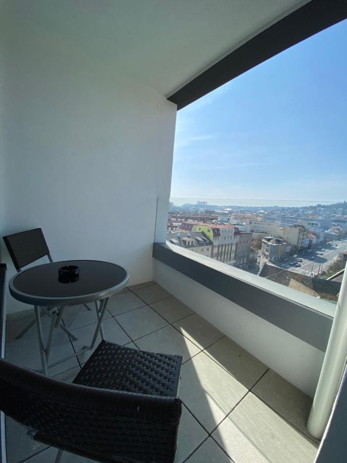 New Luxury City Centre Apartment With Panoramic View, Free Parking Bratislava Exteriér fotografie